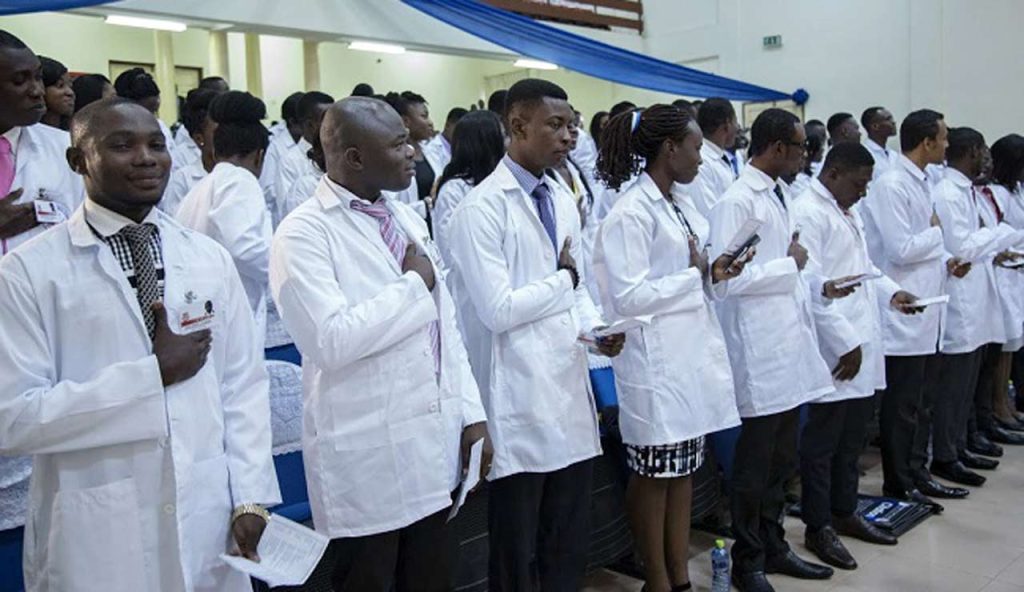 FG Moves To Hire Nigerian Doctors Abroad 